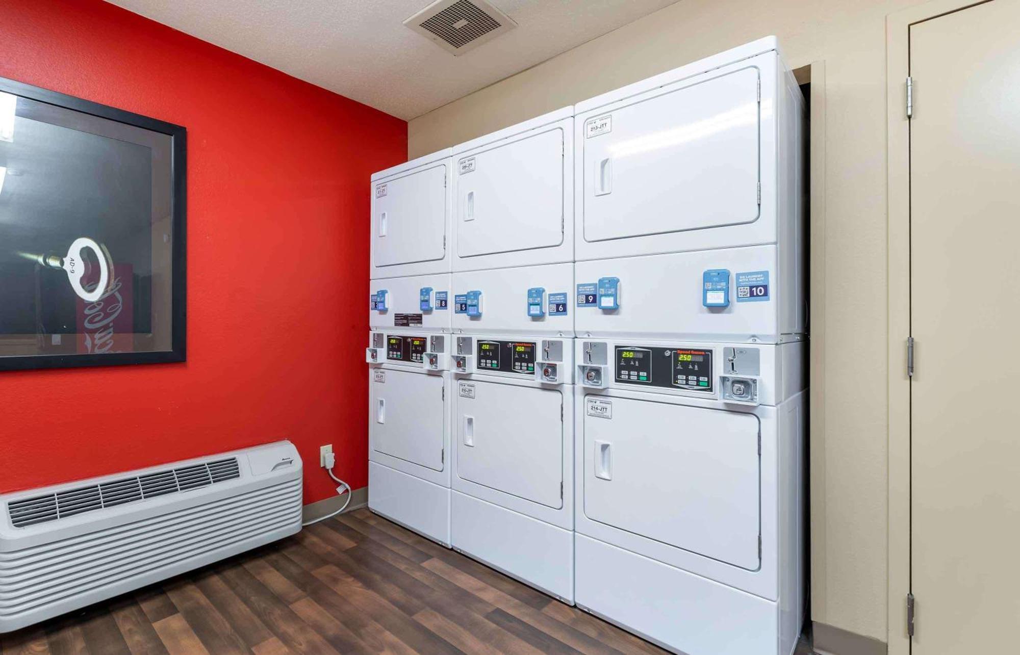 Extended Stay America Select Suites - Des Moines - Urbandale Clive Екстер'єр фото